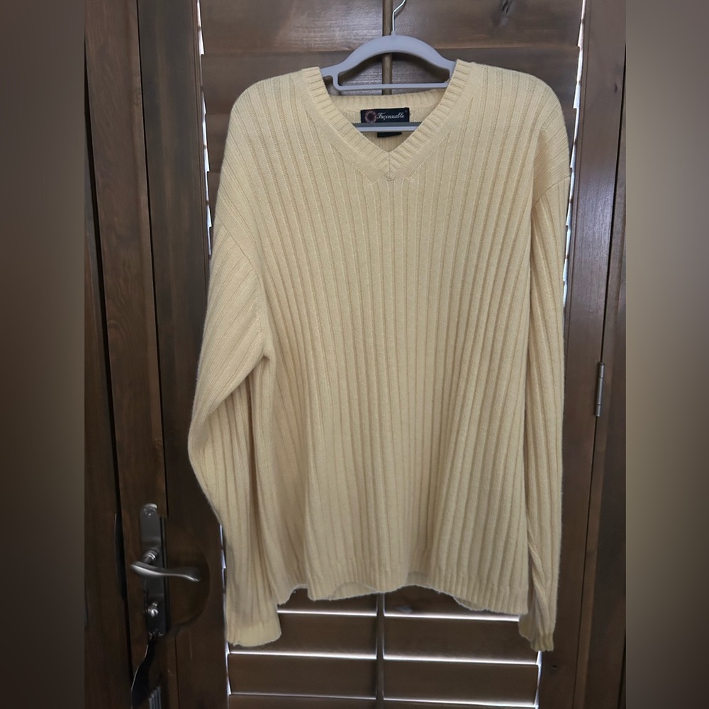 Faconnable Pale Yellow V-Neck Men's Sweater - Size L - EUC!